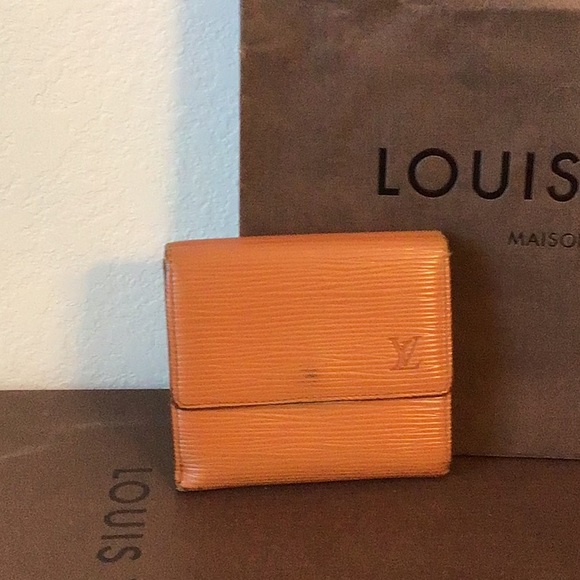 Louis Vuitton Brown Epi Wallet - Picture 2 of 16